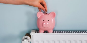 tirelire cochon sur radiateur