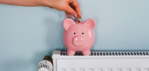 tirelire cochon sur radiateur