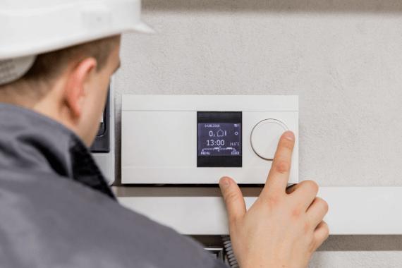thermostat programmable en activation par un technicien